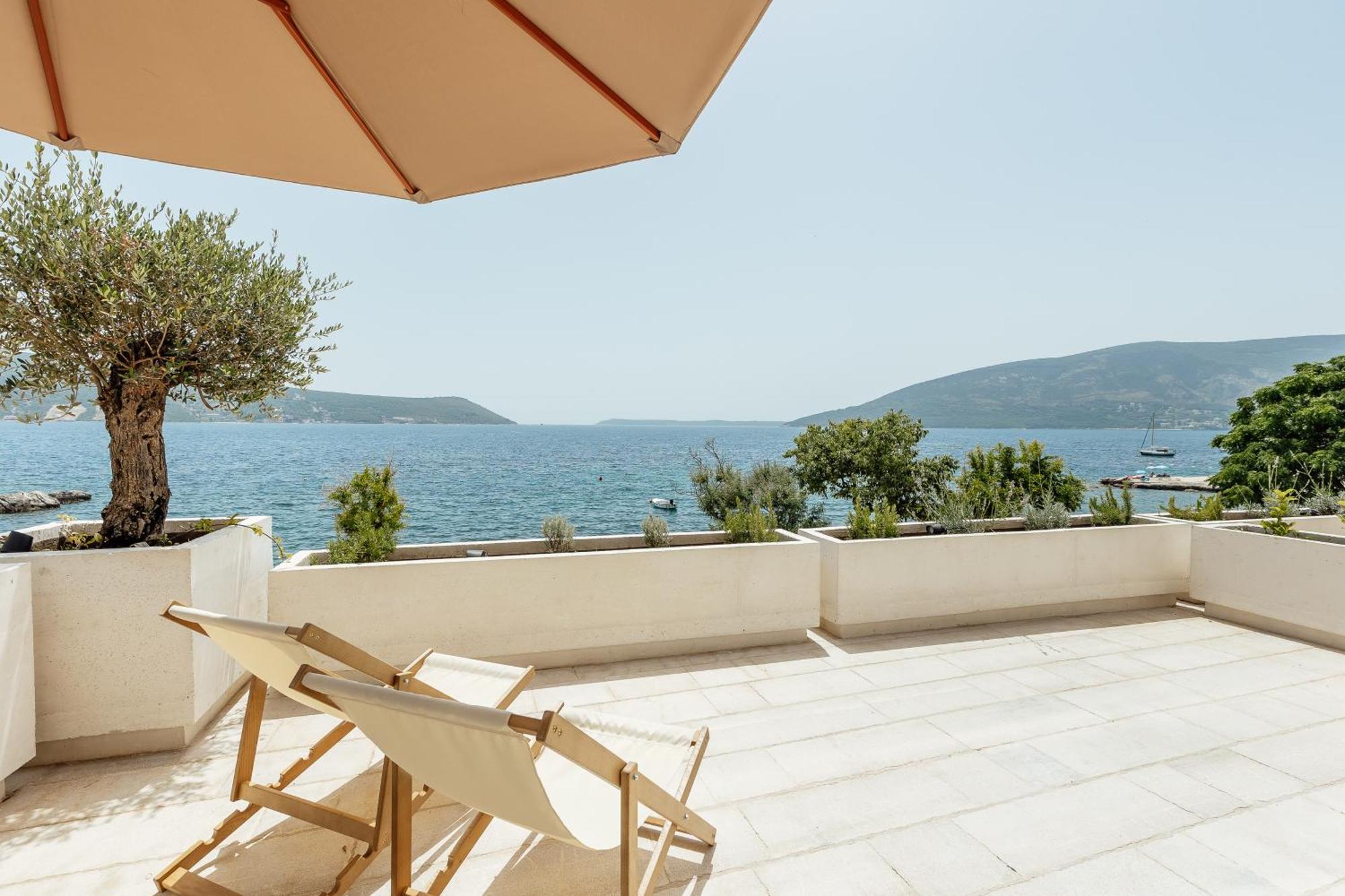 Savina Beachfront Oasis Herceg Novi Exterior foto