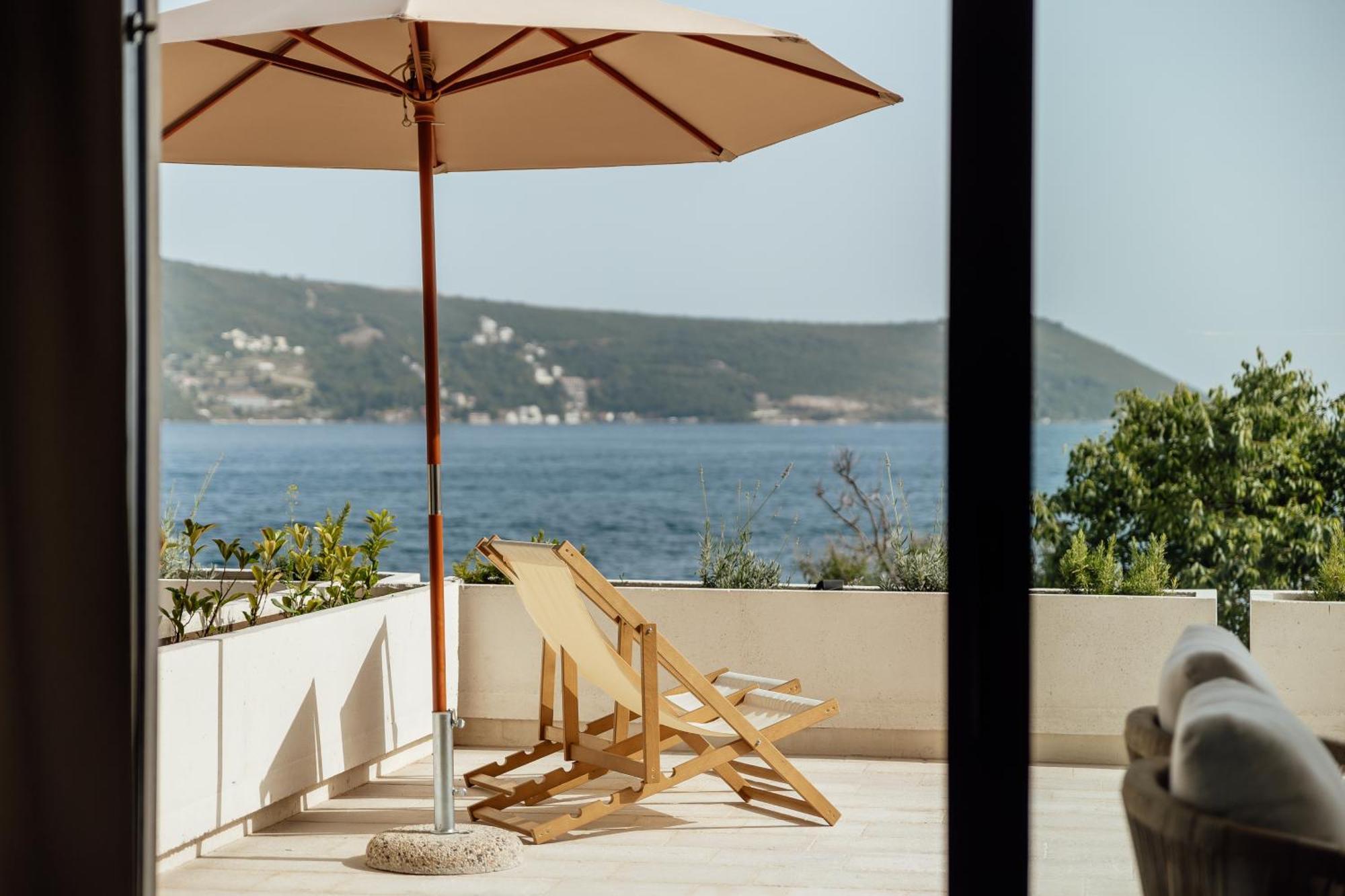 Savina Beachfront Oasis Herceg Novi Exterior foto