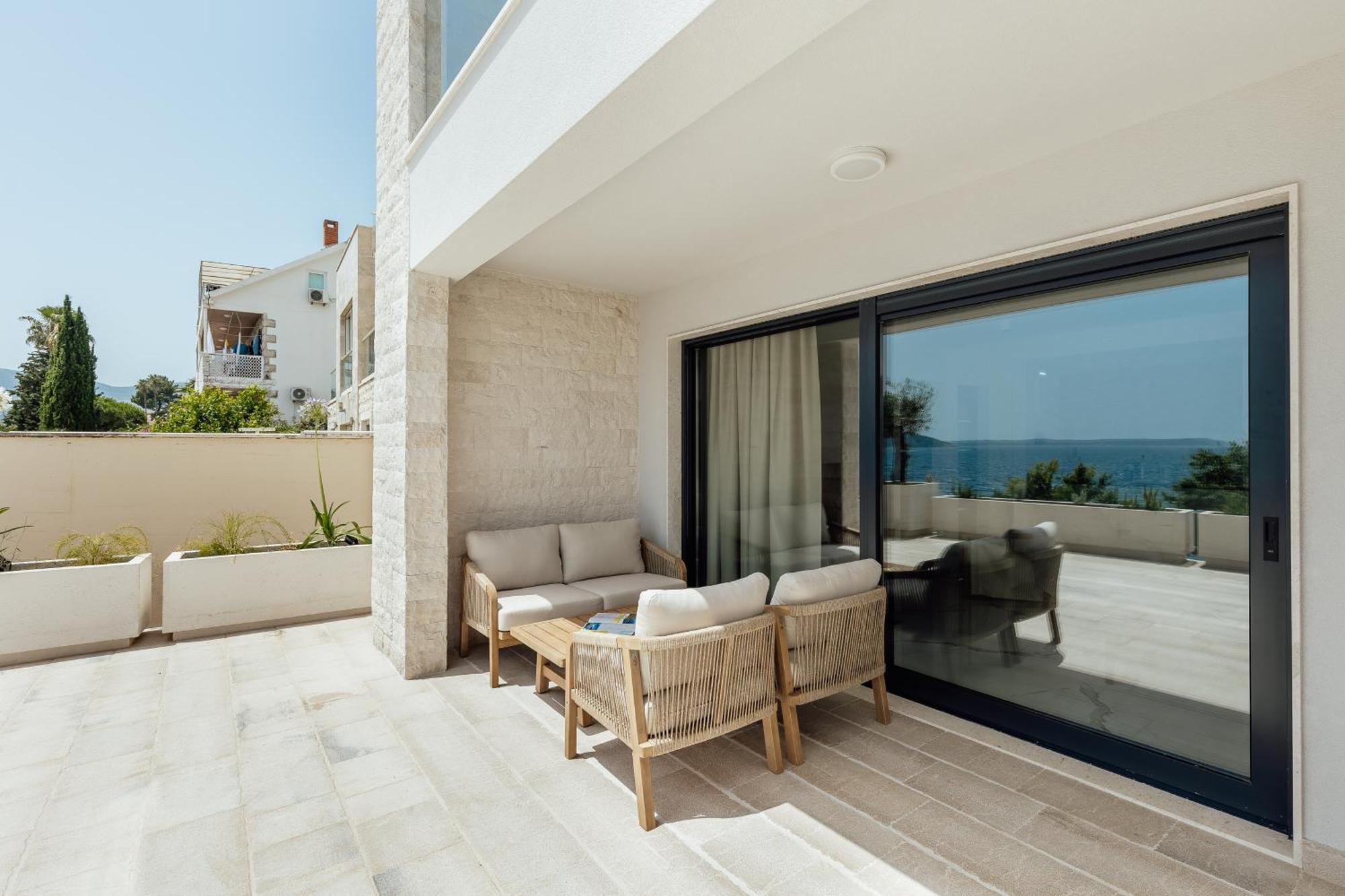 Savina Beachfront Oasis Herceg Novi Exterior foto